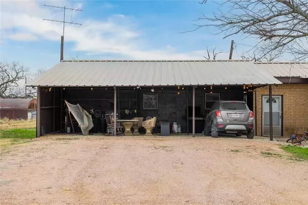 Talpa, TX 76882,204 3rd Street