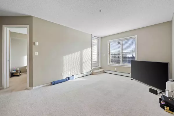 Calgary, AB T2A 4Y5,1317 27 ST SE #3404