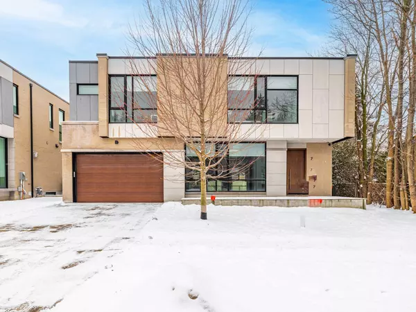 7 Fairmeadow AVE, Toronto C12, ON M2P 1W6