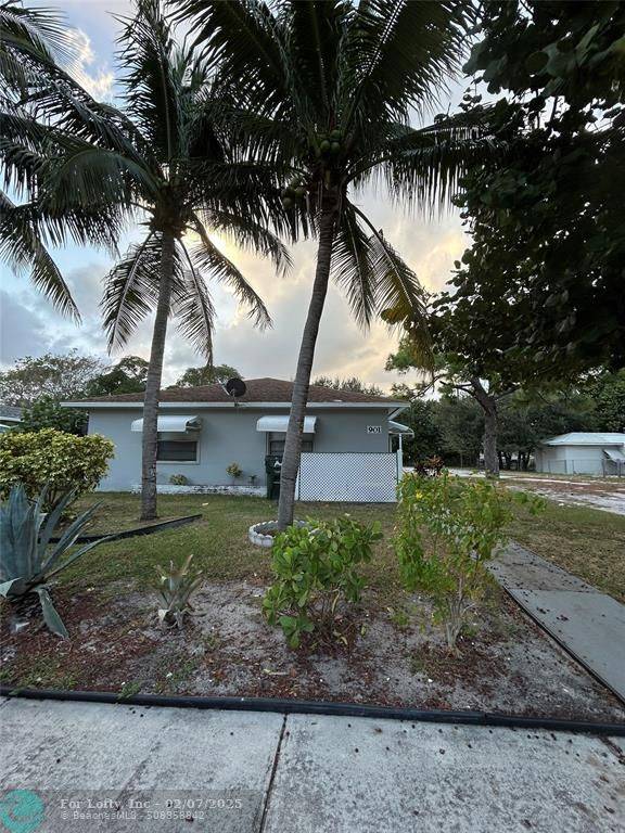 901 S N St  #A, Lake Worth Beach, FL 33460