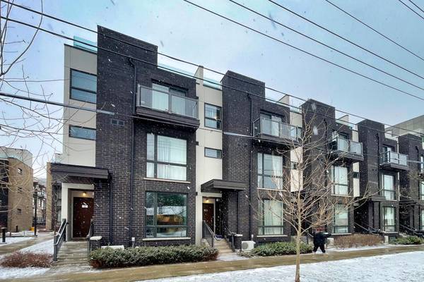 24 Fieldway RD #2, Toronto W08, ON M8Z 0E3