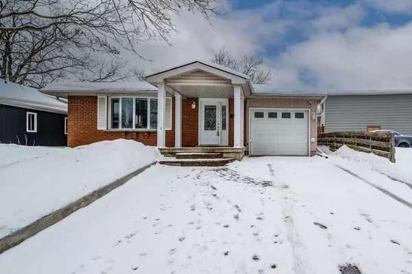 29 Rossford CRES, Kitchener, ON N2M 2H8