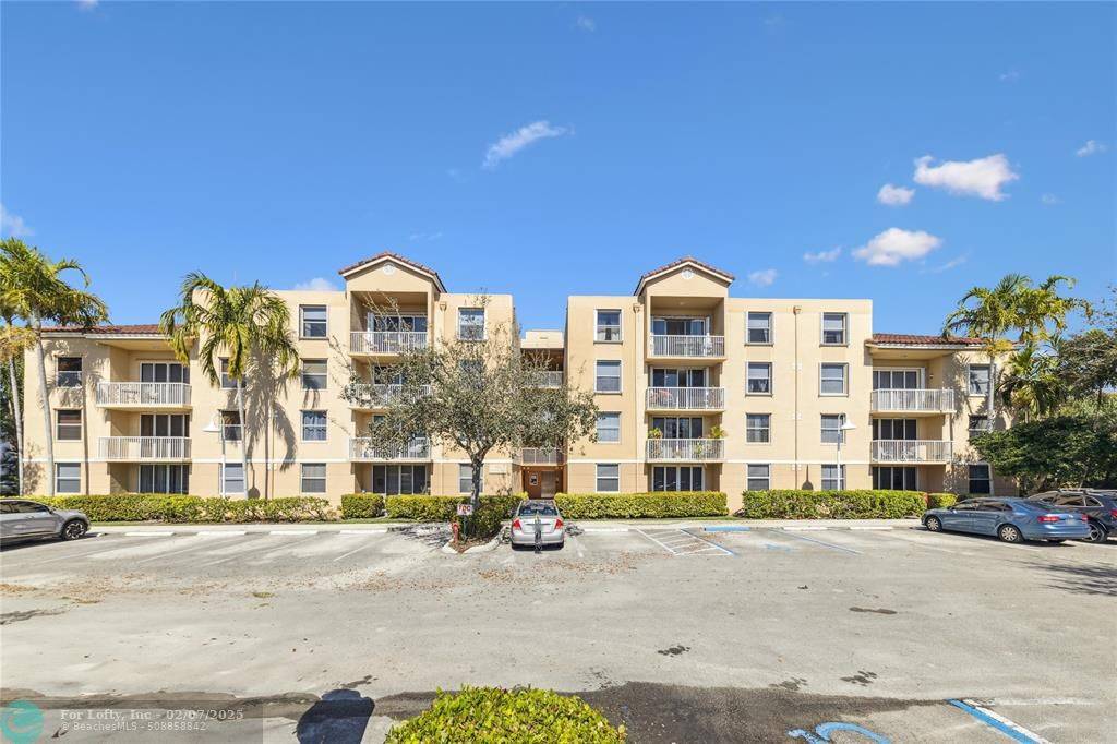 Dania Beach, FL 33004,529 E Sheridan St  #306