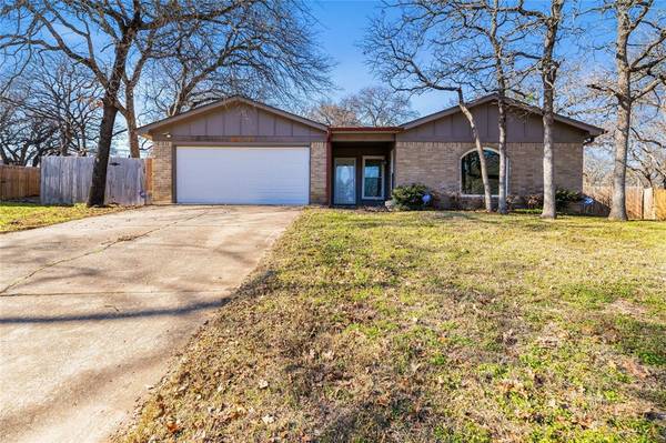 401 Woodlake Circle, Azle, TX 76020