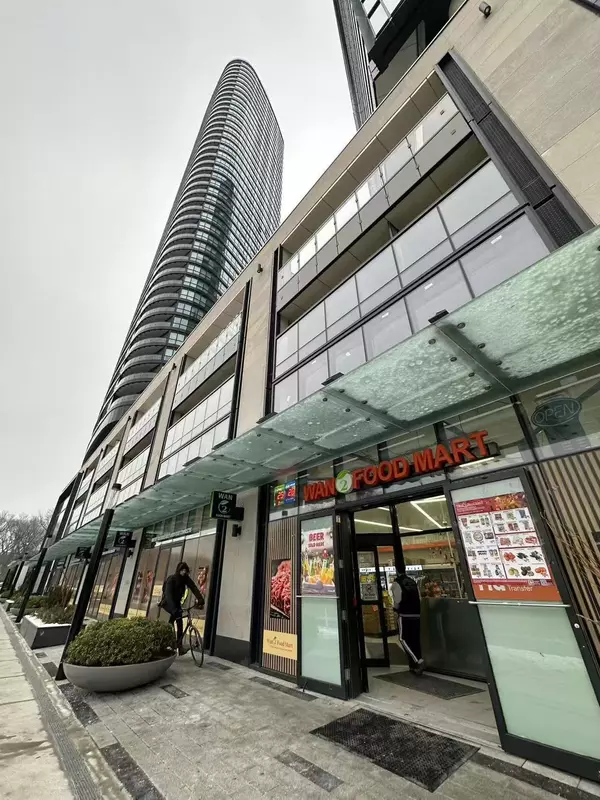 Toronto C08, ON M4W 0B3,585 BLOOR ST E #1115