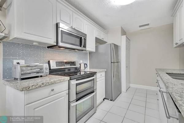 Boca Raton, FL 33433,21810 Cypress Circle  #C