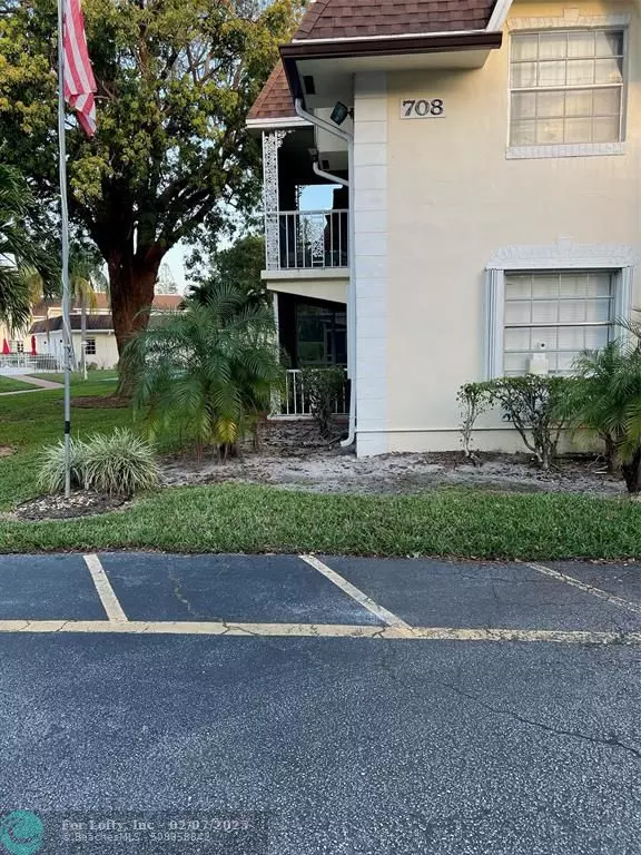 Deerfield Beach, FL 33441,708 SE 2nd Ave  #321