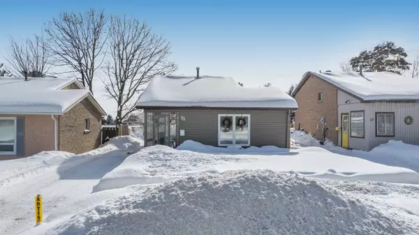 25 Shelley LN, Barrie, ON L4N 4W4