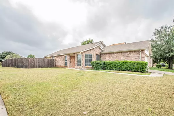 1117 Browntop Street,  Crowley,  TX 76036