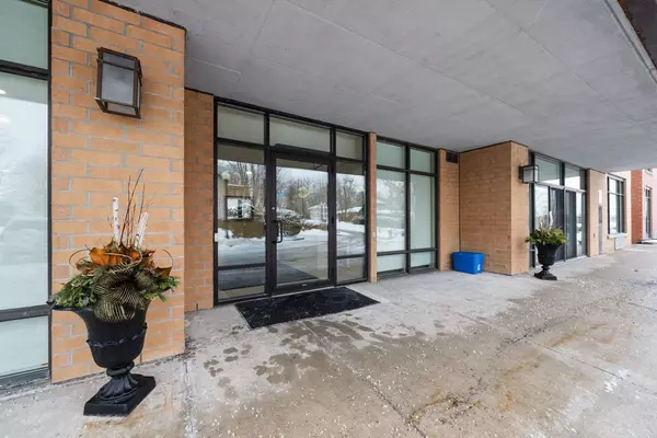 Scugog, ON L9L 0A3,171 Shanly ST #208