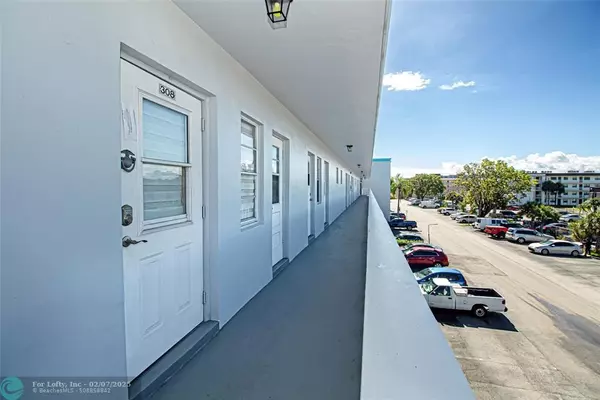 Dania Beach, FL 33004,600 NE 2nd St  #308