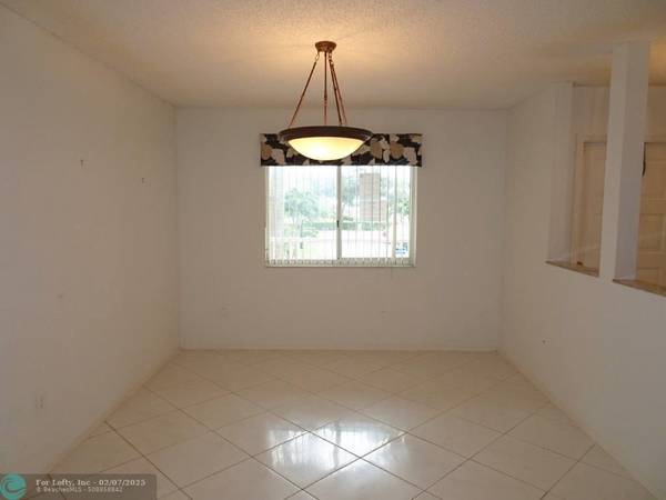 Tamarac, FL 33321,7539 Granville Dr  #208