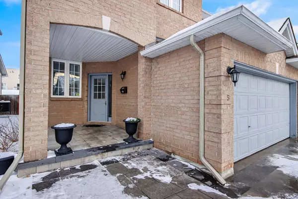 Barrhaven, ON K2J 5A1,5 WHITECHAPEL CRES