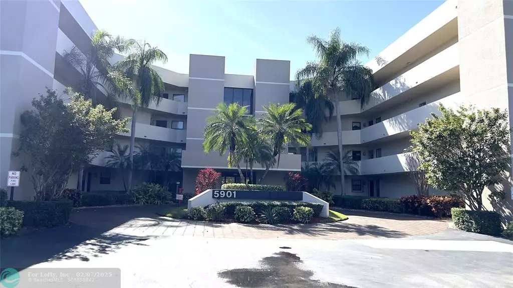 Boca Raton, FL 33433,5901 Camino Del Sol  #103