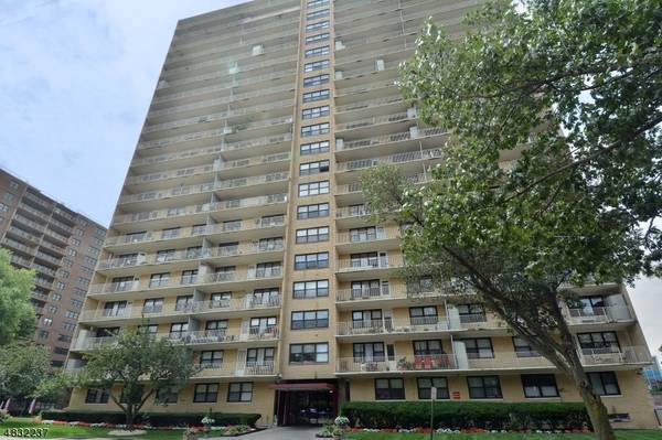 285 Aycrigg Ave #22C, Passaic City, NJ 07055