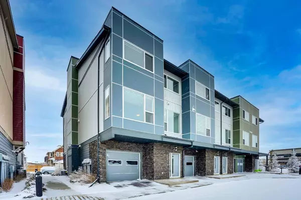 70 Saddlestone DR NE #201, Calgary, AB T3J 0W4