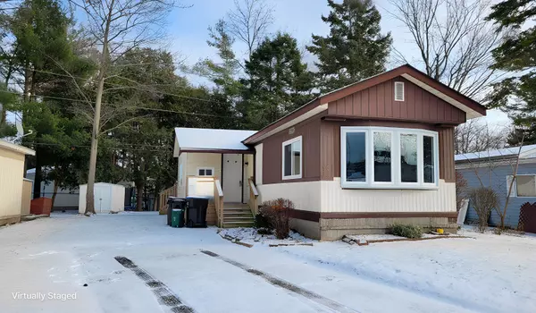 50 GEORGIAN GLEN DR, Wasaga Beach, ON L9Z 1K7