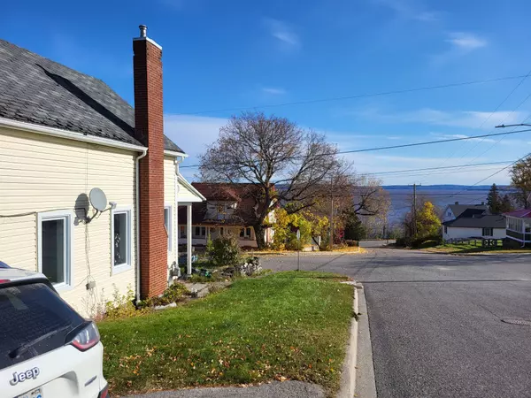 Temiskaming Shores, ON P0J 1K0,636 Brewster ST