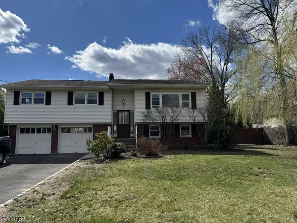 8 Phyldan Rd, East Hanover Twp., NJ 07936