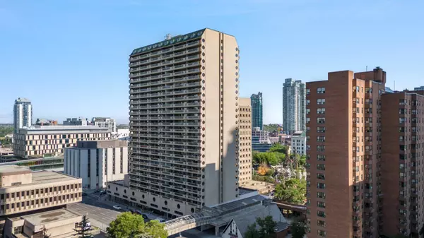 221 6 AVE SE #1810, Calgary, AB T2G 4Z9