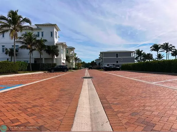 Hutchinson Island, FL 34949,4865 Watersong Way