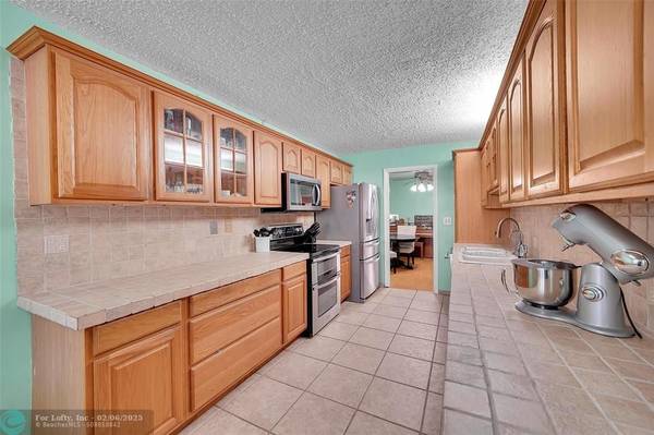 Hollywood, FL 33021,3302 Farragut St  #5D