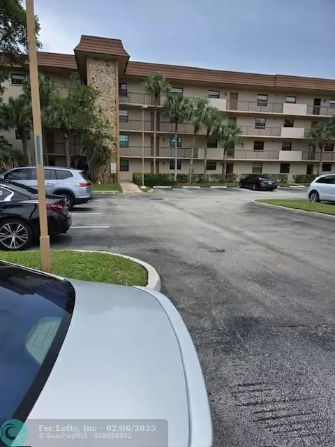 Tamarac, FL 33319,4940 E Sabal Palm Blvd  #302