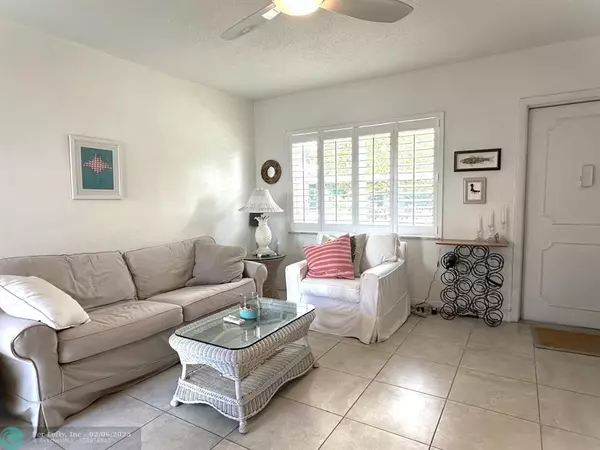 Lauderdale By The Sea, FL 33308,234 Hibiscus Ave  #162