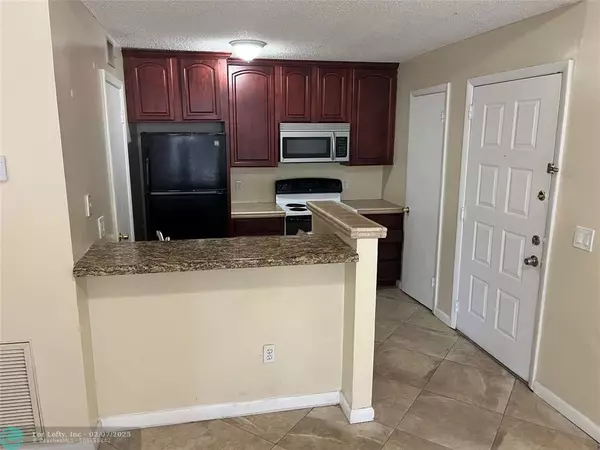 Pompano Beach, FL 33069,4481 W Mcnab Rd  #36