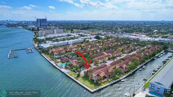 Lake Park, FL 33403,1155 Lake Shore Dr  #205