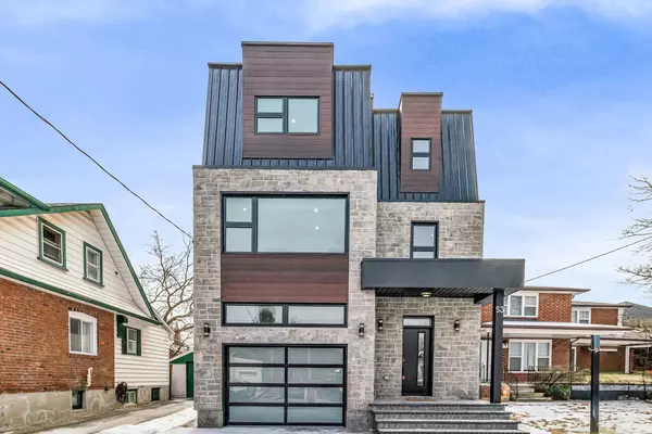 53 Buttonwood AVE, Toronto W04, ON M6M 2H9