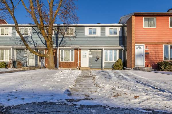 945 Greenbriar AVE, Mooneys Bay - Carleton Heights And Area, ON K2C 0J8