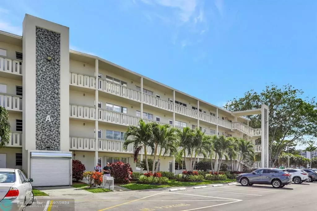 Deerfield Beach, FL 33442,4004 Cambridge A  #4004