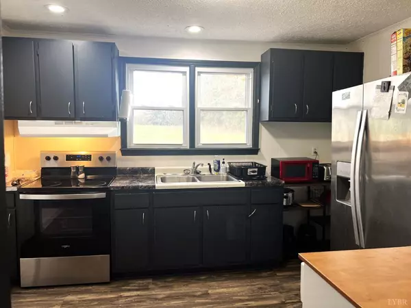 Nathalie, VA 24577,1042 Acorn RD