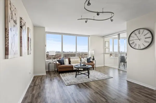 Toronto E04, ON M1K 5J5,5 Greystone Walk DR #1204