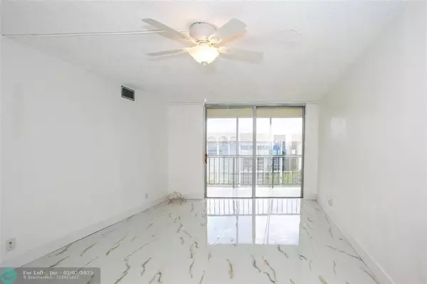 Hallandale Beach, FL 33009,851 Three Islands Blvd  #507