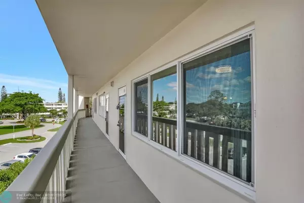 Deerfield Beach, FL 33442,4004 Cambridge A  #4004