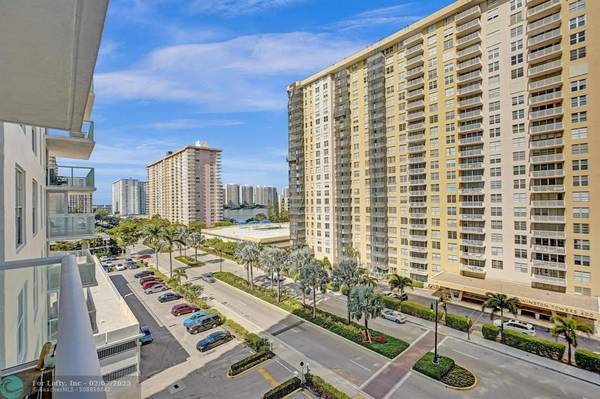 Sunny Isles Beach, FL 33160,230 174th St  #811