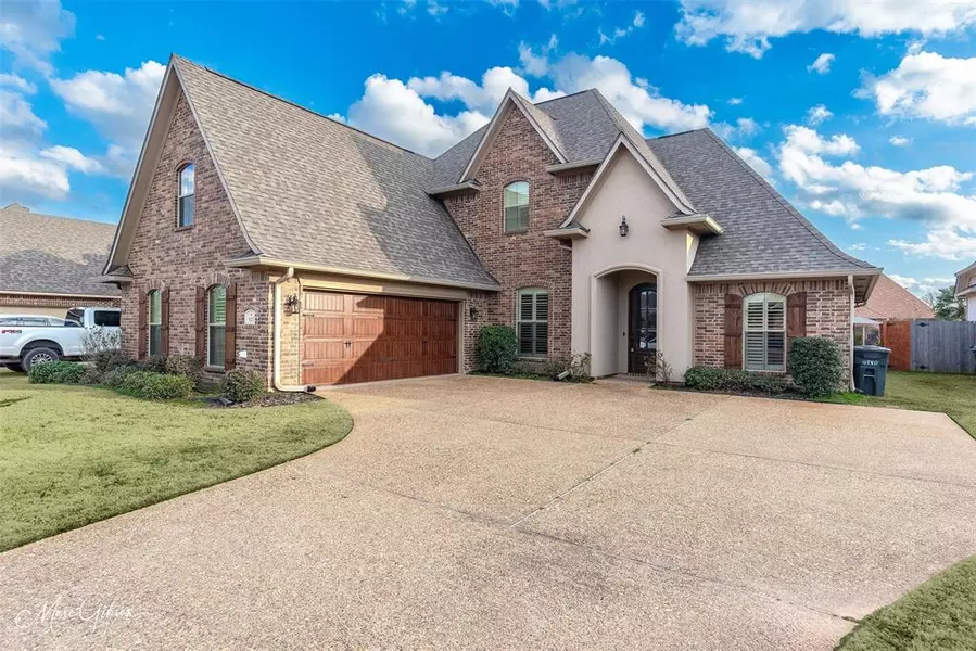 925 Royal Circle, Bossier City, LA 71111