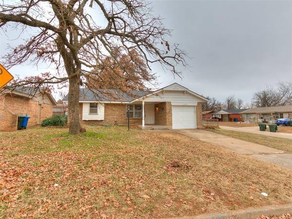 1300 Parkwoods Court, Midwest City, OK 73110