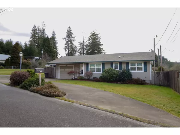 2544 MAPLE ST, Myrtle Point, OR 97458