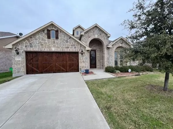 2709 STALLION Trail, Aubrey, TX 76227