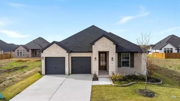 824 Mountain Aloe Drive, Justin, TX 76247