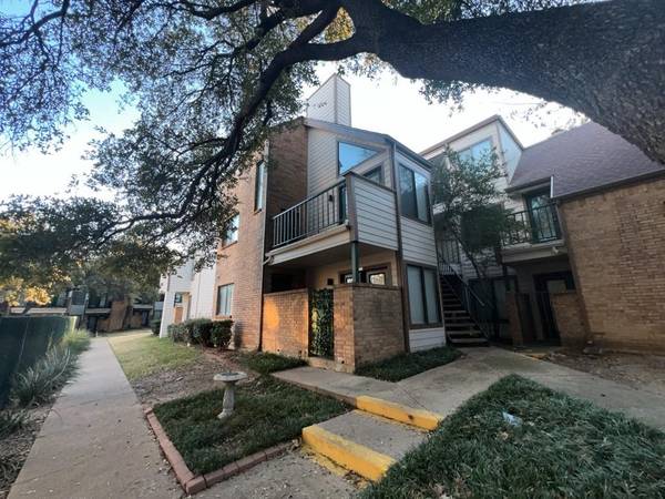 2311 Balsam Drive #H205, Arlington, TX 76006