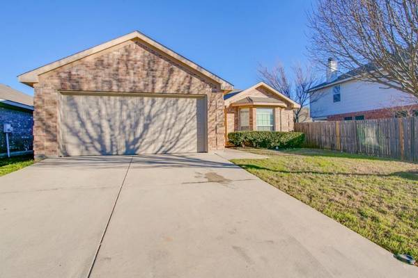 10708 Braemoor Drive, Fort Worth, TX 76052