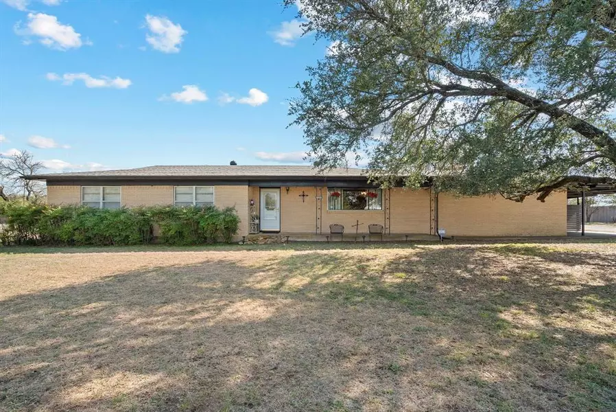 3506 Lakeshore Drive, Weatherford, TX 76087