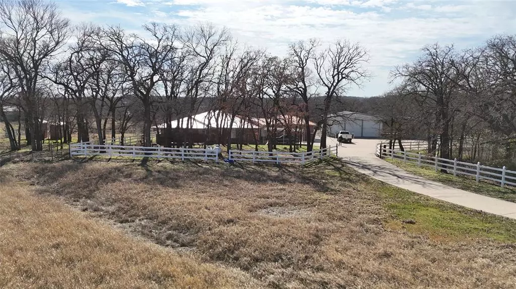 7401 Briar Road, Azle, TX 76020