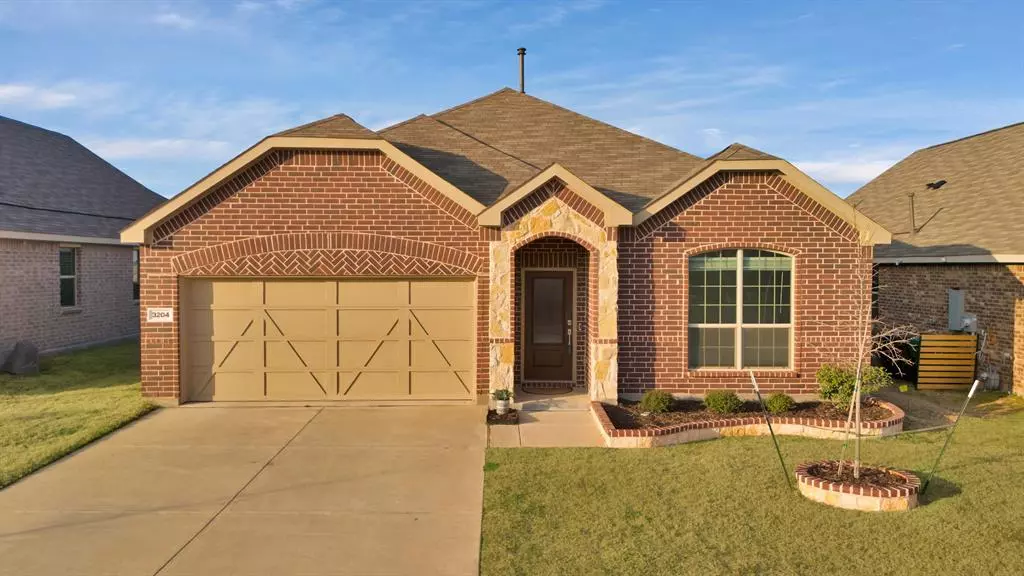 3204 Renaissance Drive, Denton, TX 76207