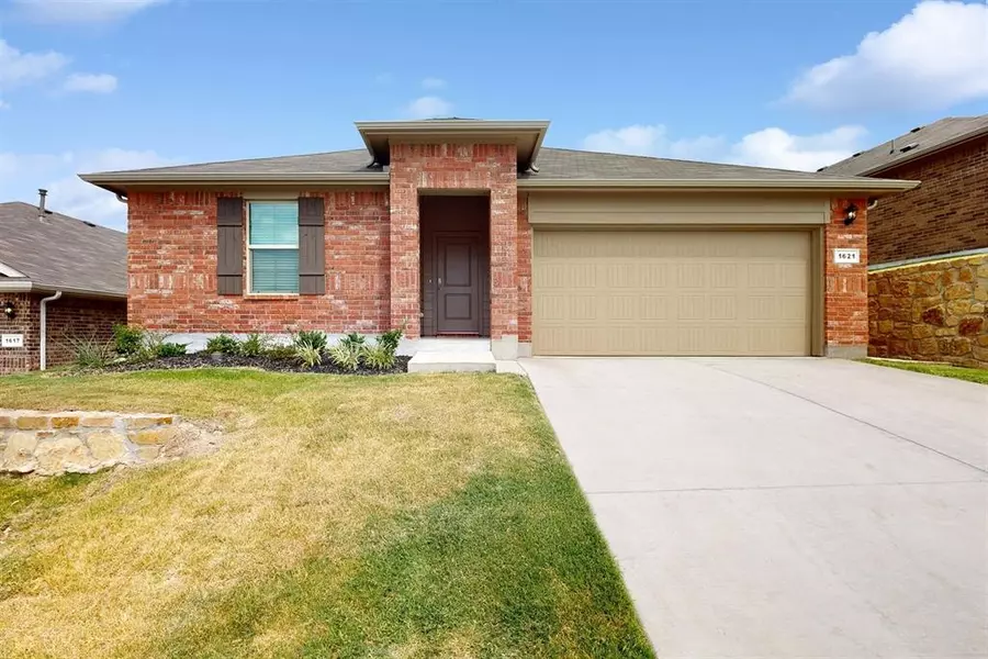 1621 Garysburg Court, Fort Worth, TX 76108