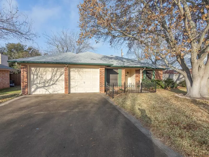 917 Park Place Boulevard, Midlothian, TX 76065